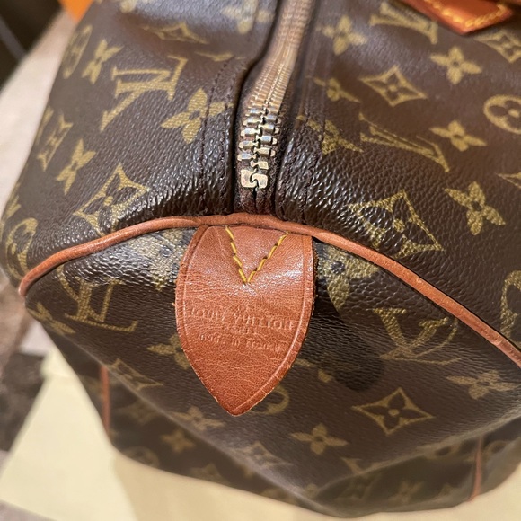 Authentic Louis Vuitton SPEEDY 40 - Picture 3 of 16